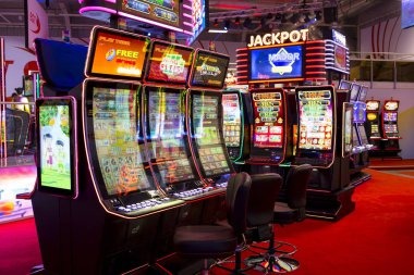 hanabet Fortune Rabbit bonus round with free spins counter and multiplier display